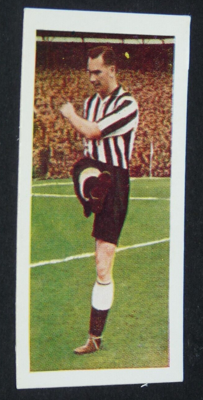 1957 FOOTBALL CADET SWEETS CARD #8 JACK MILBURN NEWCASTLE UNITED MAGPIES ENGLAND