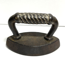 Miniature Salesman Sample Sad Iron Antique 3.5 inches, 15 ounces picture
