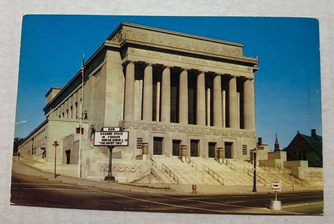 Worcester Memorial Auditorium, Worcester,  Mass. Postcard (E2)