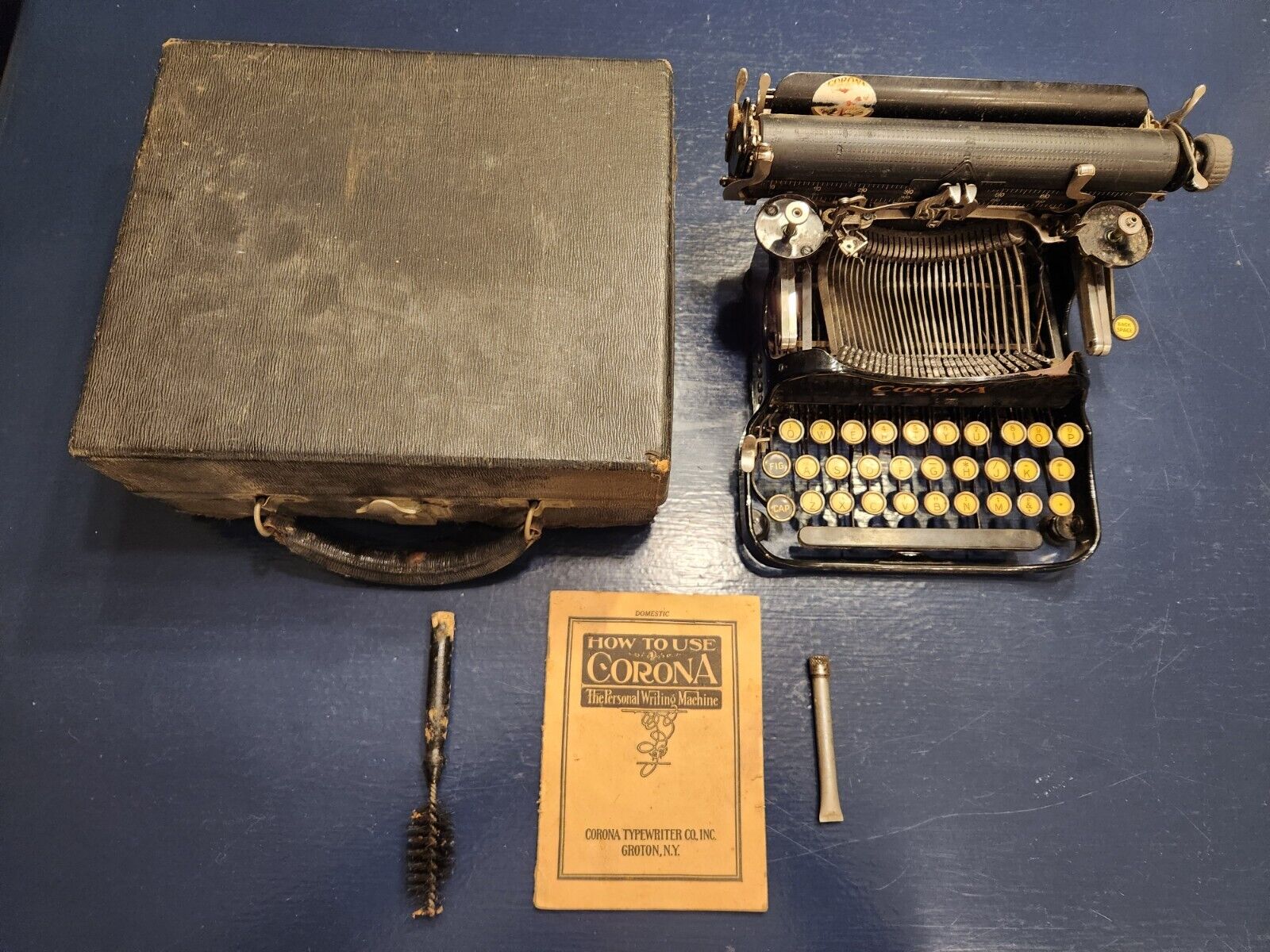Antique 1922 Folding Corona 3  Typewriter with Case. Fair Condition. #479647