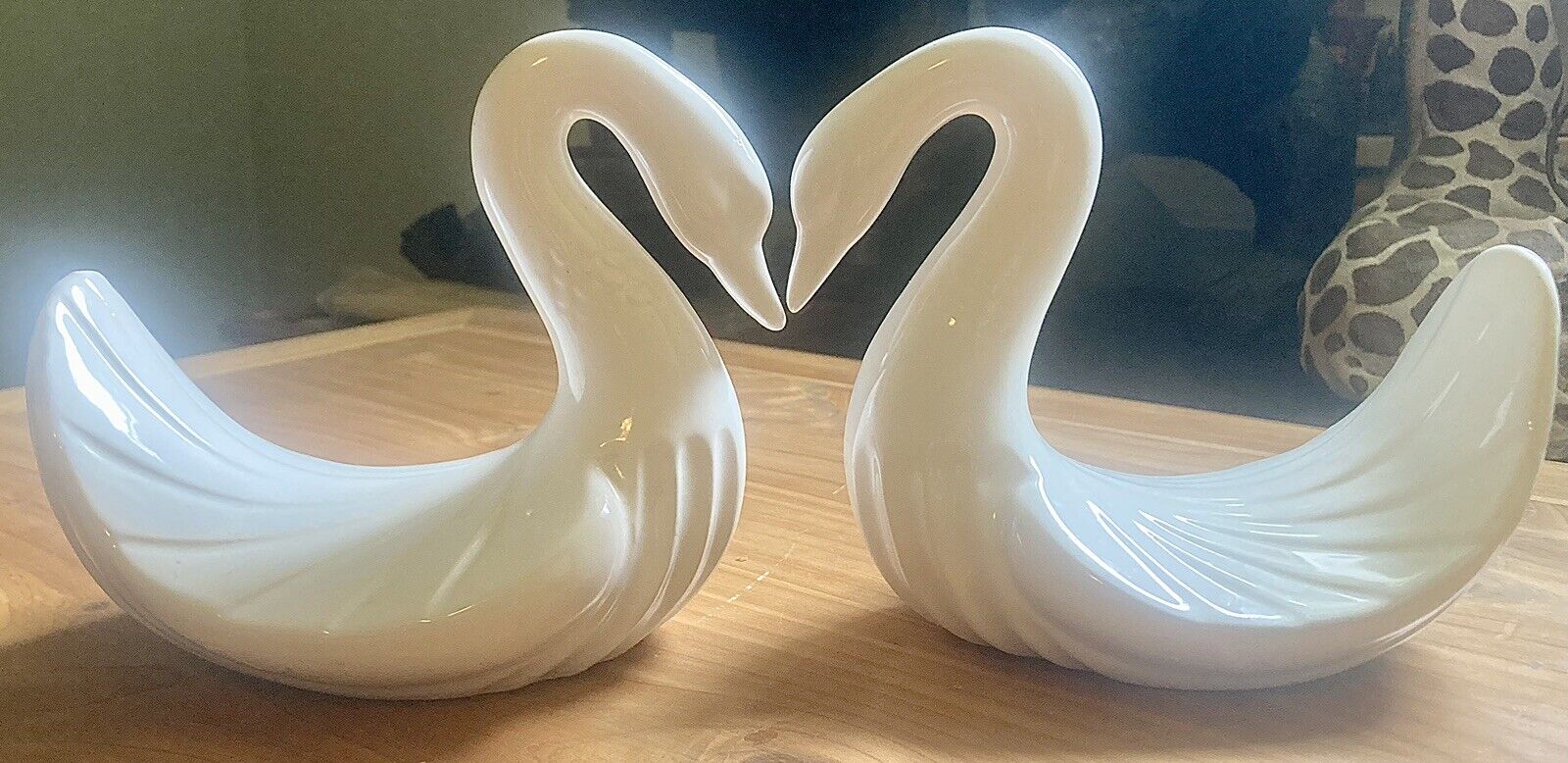 VTG Art Deco White Swans Figurines 