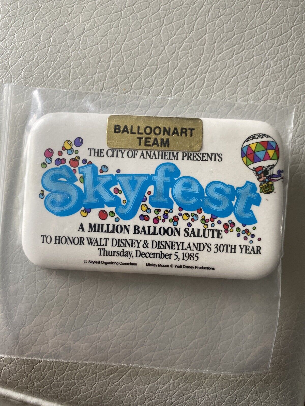 1985 Disney\'s Skyfest Balloon Salute Balloon Art Team 2 3/4\