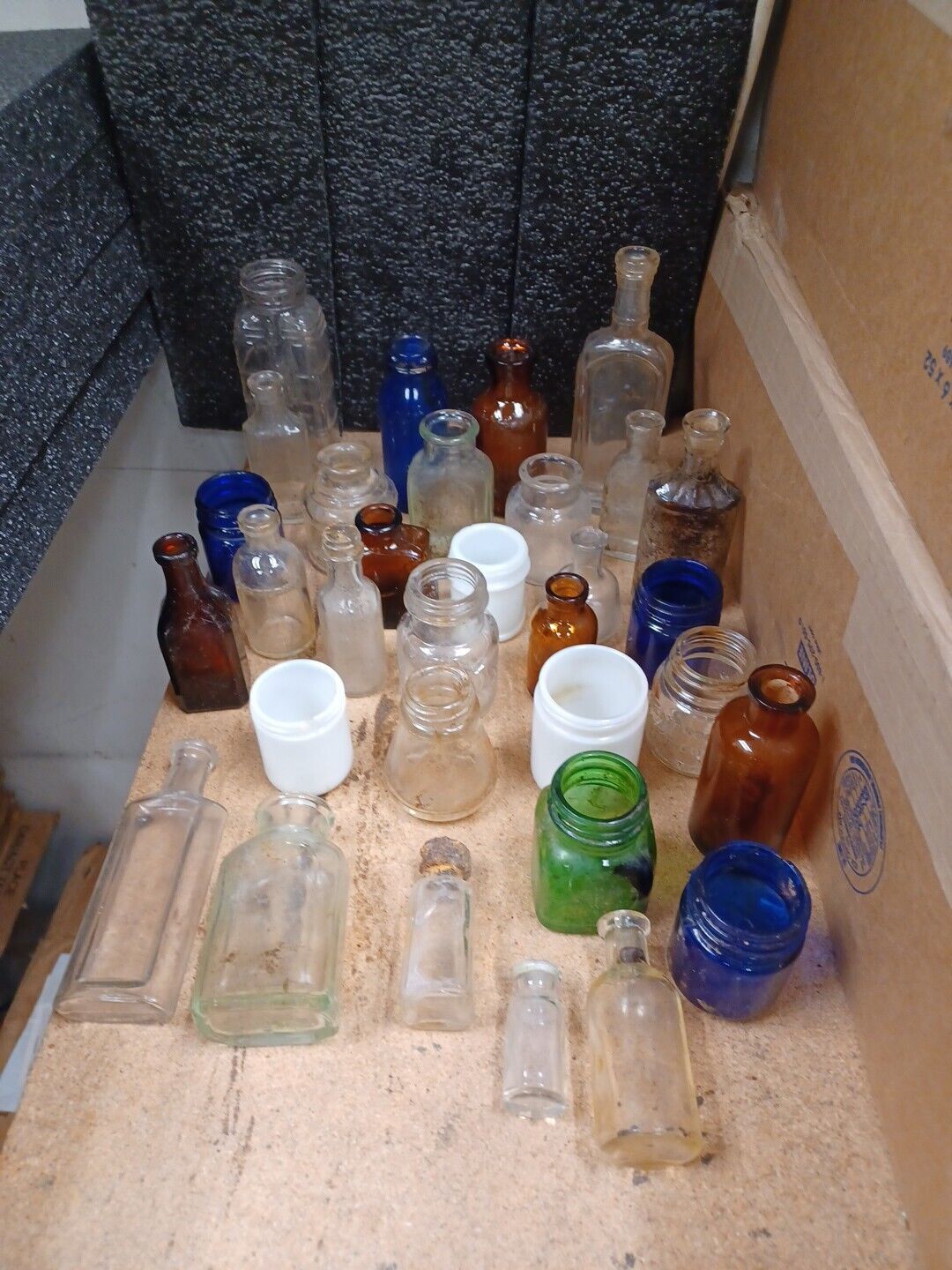 Large Lot Of 32 Antique Vintage Glass Medicine Bottles Cork Drugstore Baker’s
