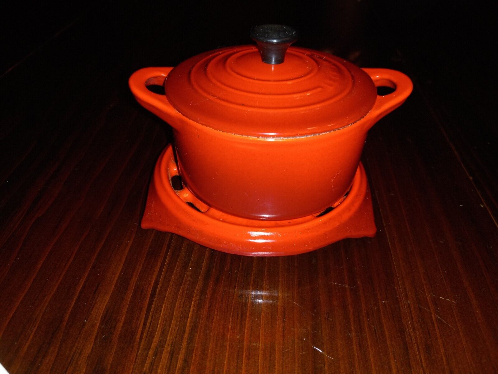 Le Creuset mini Dutch Oven Red and Pot Holder