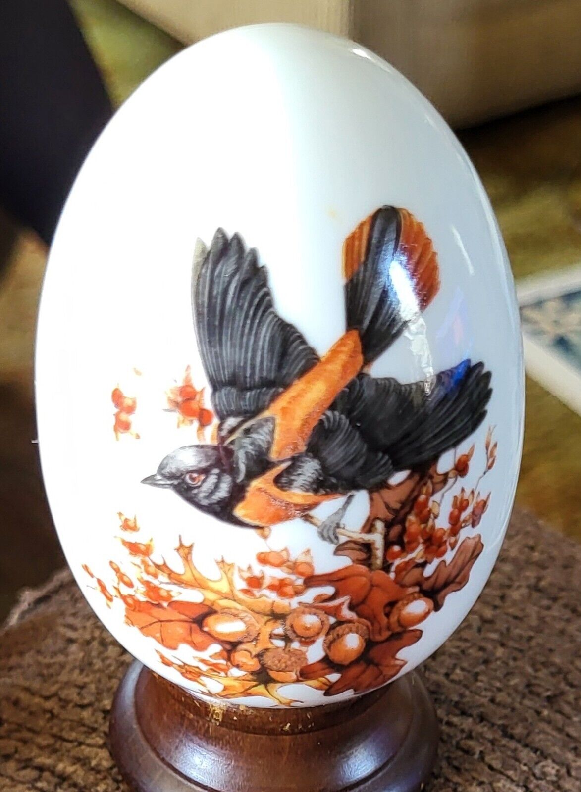 Vintage Older Avon Ceramic  EGG AUTUMN BRINGS MAGIC CHANG3S BIRD App 3\
