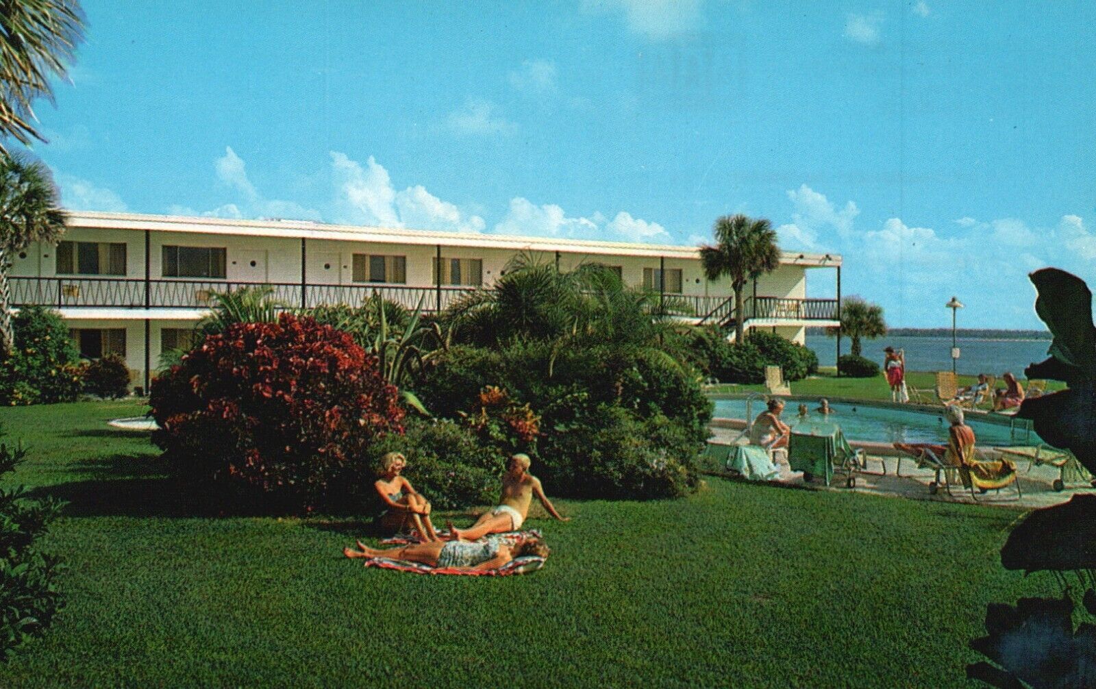 Postcard FL Clearwater Beach Florida Lagoon Motel Chrome Vintage PC f3919