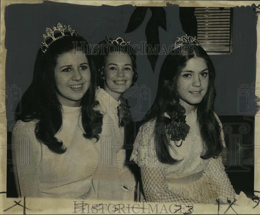 1970 Press Photo Agri-dustrial Queen Cate Curtis, with her Maids-In-Wating