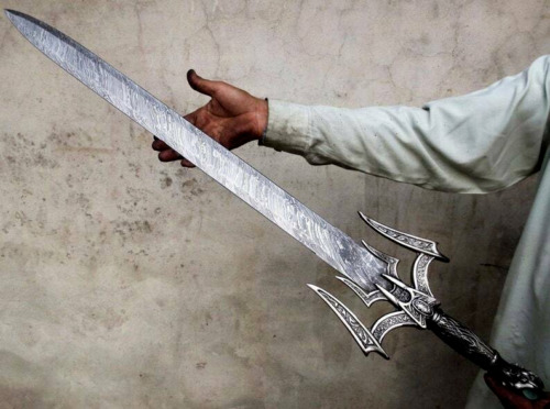 CUSTOM HANDMADE FORGED DAMASCUS VIKING SWORD / BATTLE READY / ANTIQUE LONG SWORD