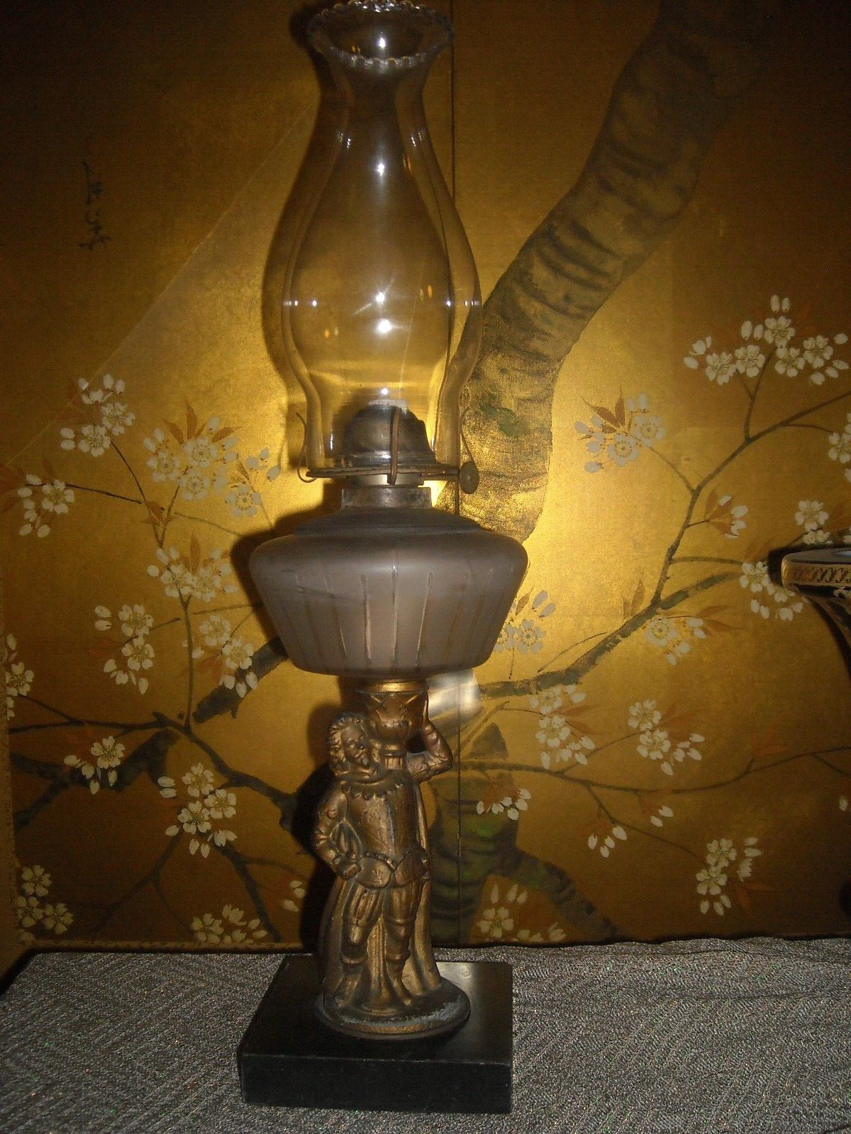 Antique Vintage Figural oil lamp 1800's cast metal unbranded  used