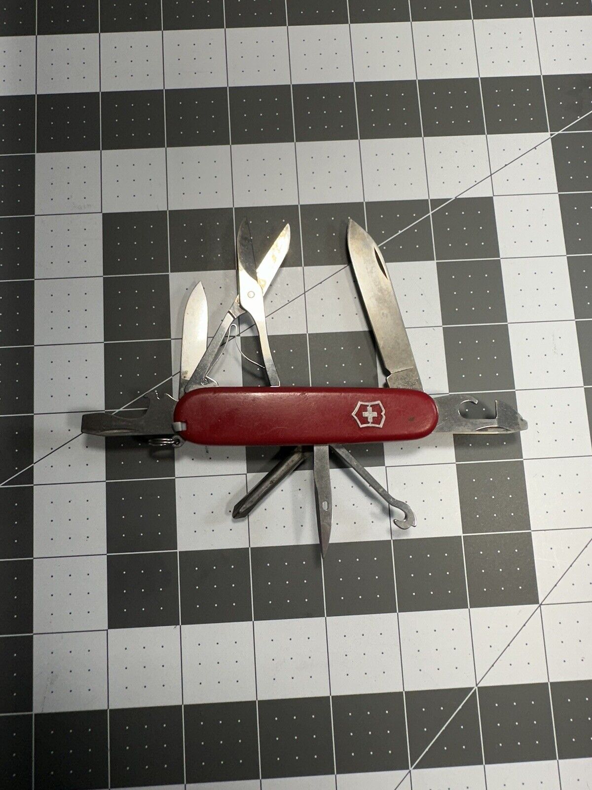 Victorinox Super Tinker Swiss Army Pocket Knife 91MM Red Blade Stained 6626