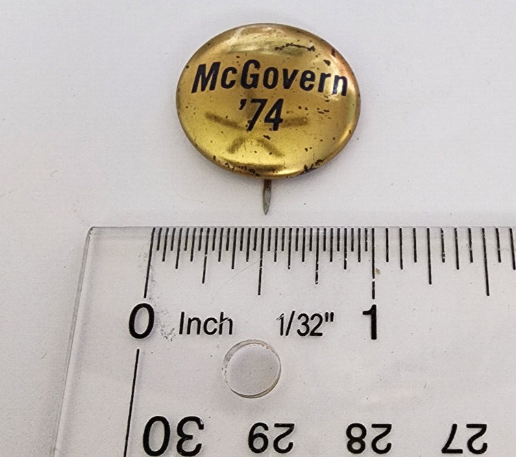 Vintage McGovern '74 Pin Button 1 Inch Political Pinback
