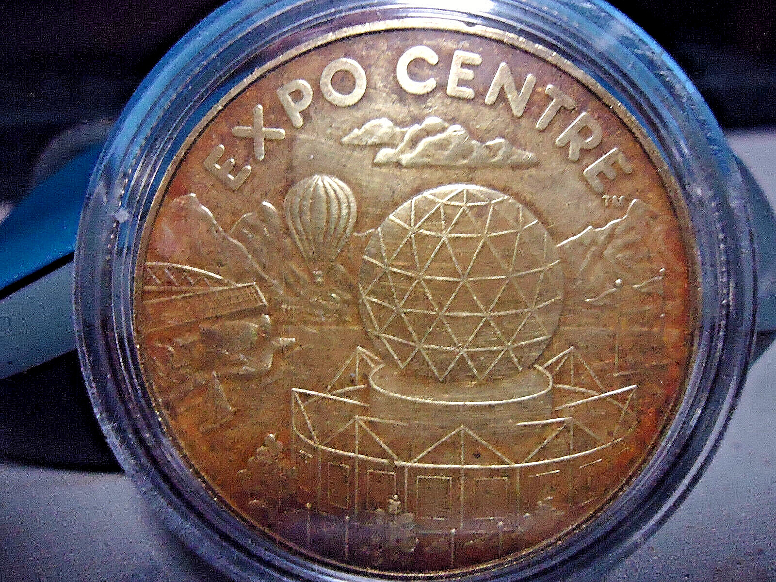 1986 VANCOUVER BC-EXPO CENTRE,WORLD EXPOSITION - Medallion in air tight holder