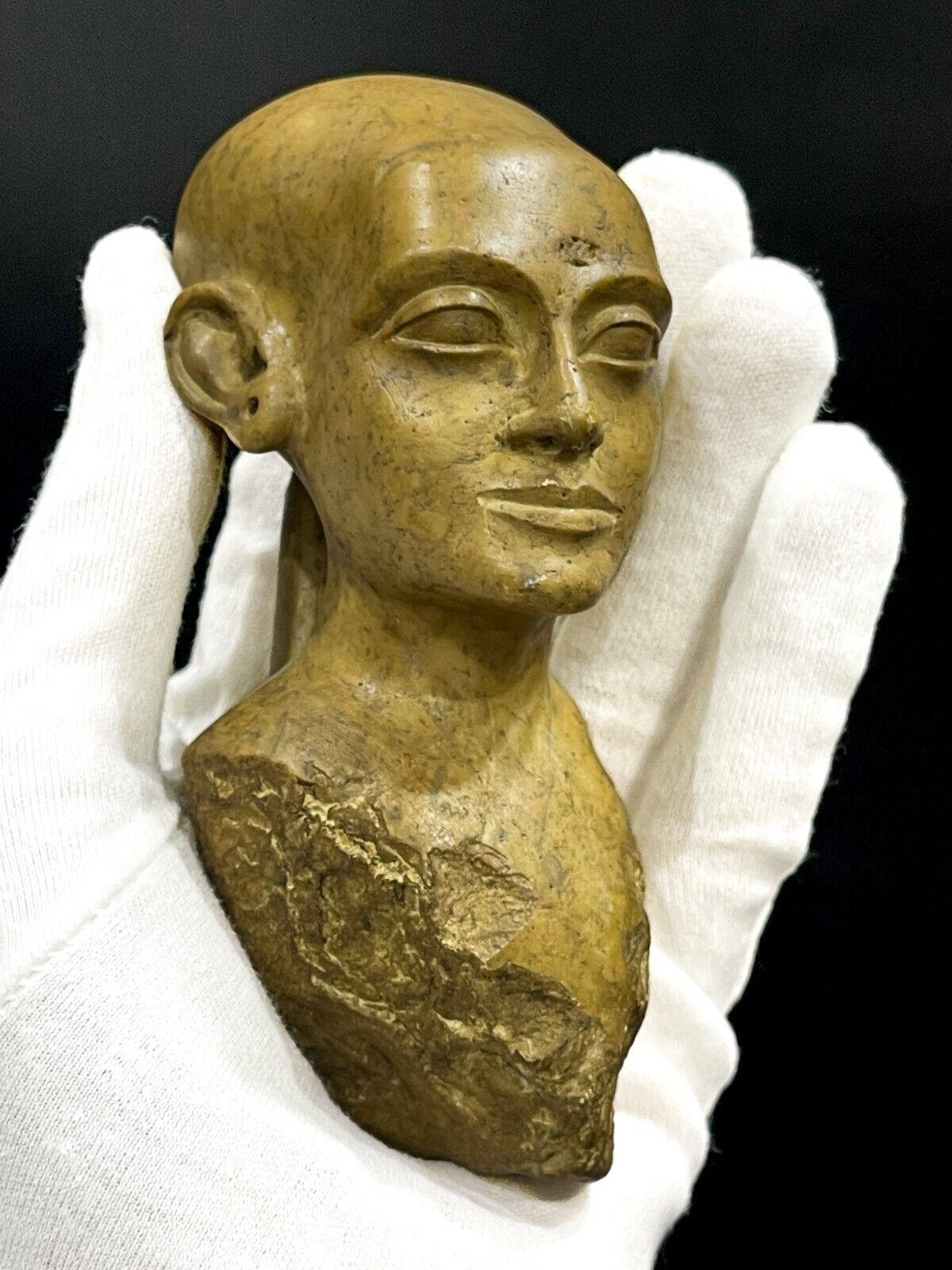 Rare Piece Of Art the Egyptian priest - Made In Egypt