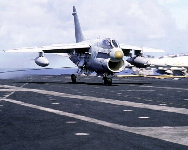 US Navy Vought A-7E Corsair II of Attack Squadron 147 8x10 Cold War Era Photo 26