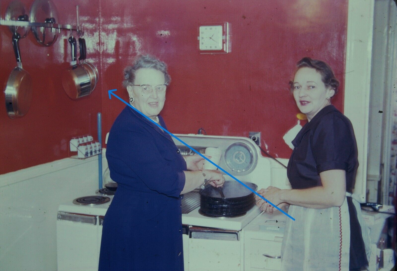 1950s 35mm Red Border Slide Women Cooking in Mid-Century Kitchen #1271