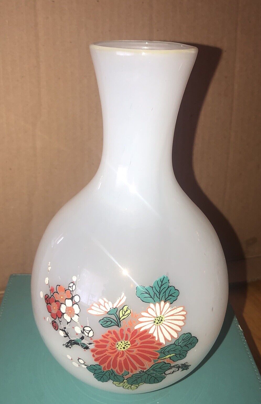 Vintage White Glass Clam Broth 9 Inch Vase W/ Flowers ￼