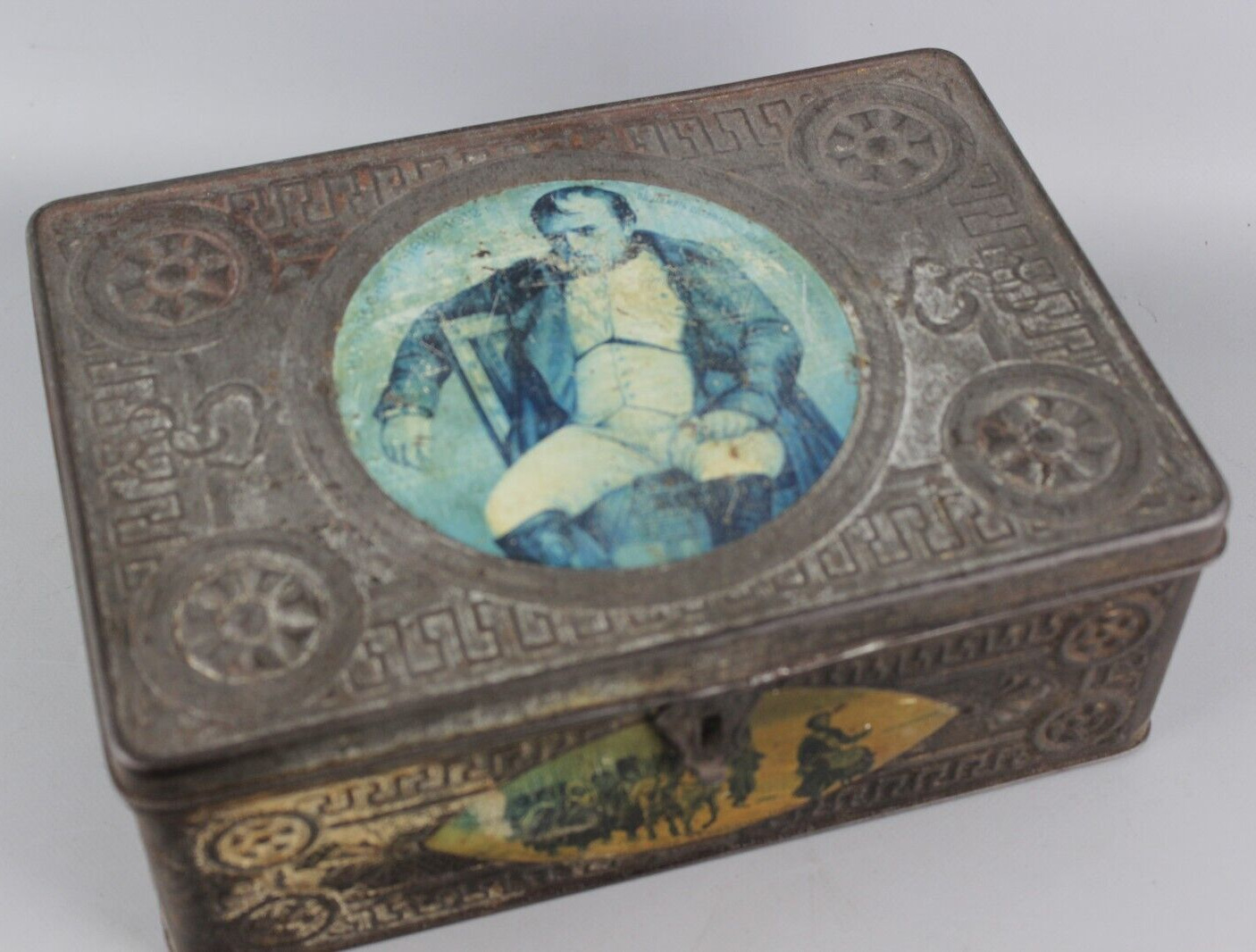 Collectible tin Box 100 years Patriotic War 1812-1912 Rusian Empire Napoleon