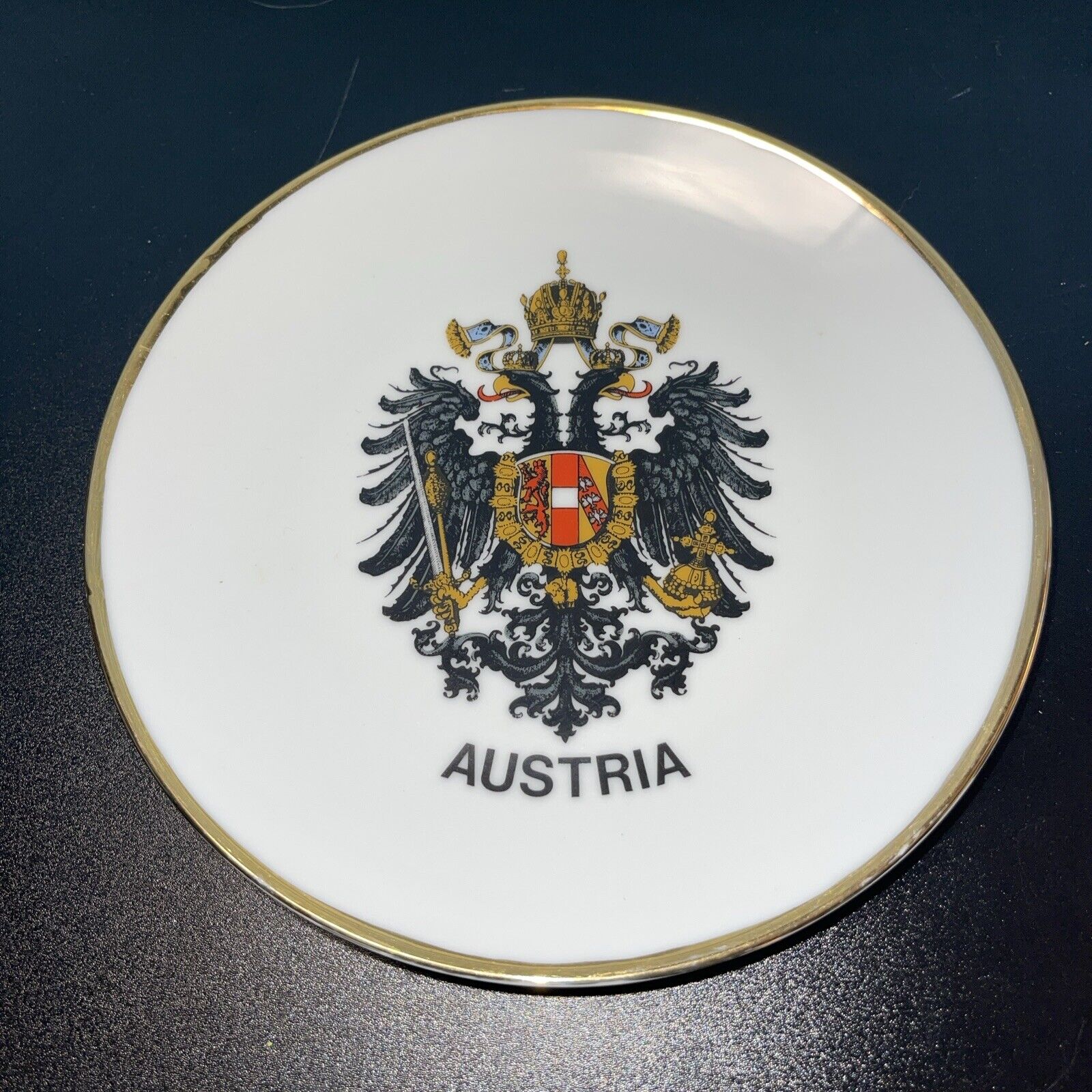 AUSTRIAN WALL PLATE SOUVENIR OF AUSTRIA WITH COAT OF ARMS (7.5 Inch)