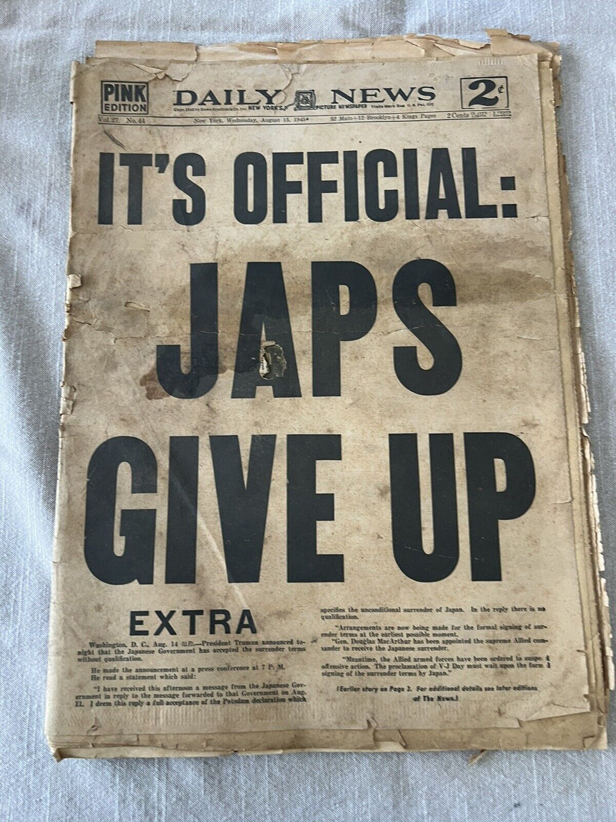 Vintage newspaper V-J DAY. Daily News 15 Aug 1945 \