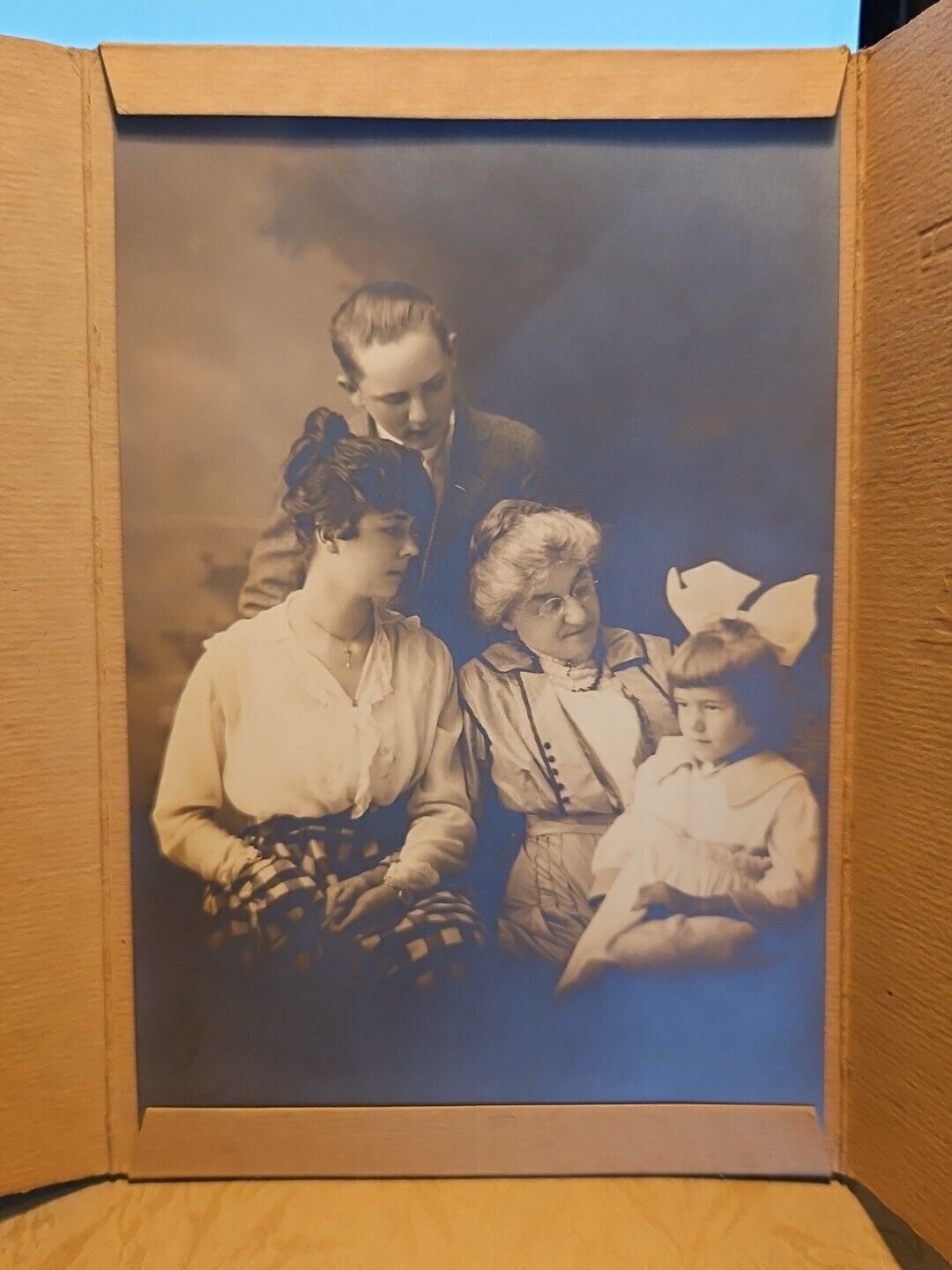 Cabinet Card Photo Of Loving Family 5.5X4 Inch Antique Photograph 