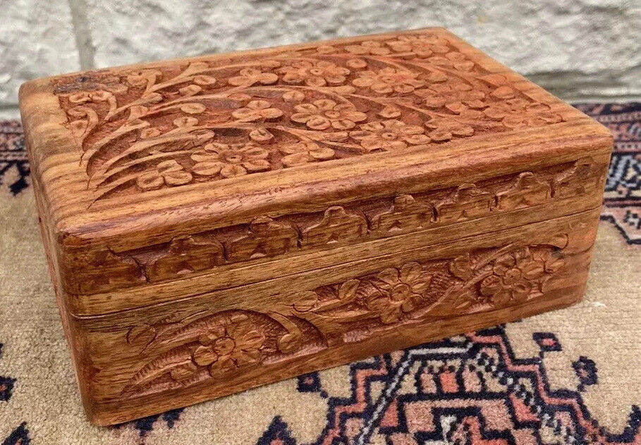 Vintage Hand Carved Wood Trinket Marquetry Box 6x4x2” Wooden Jewelry