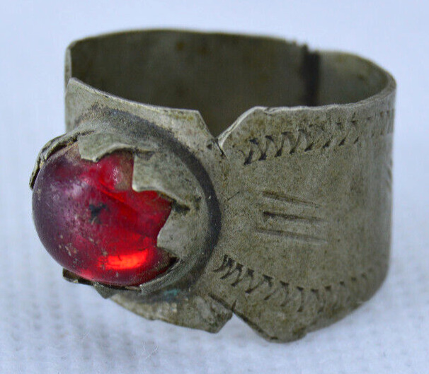 VERY STUNNING ANCIENT RARE VIKING RING SILVER COLOR RED STONE ANTIQUE AUTHENTIC