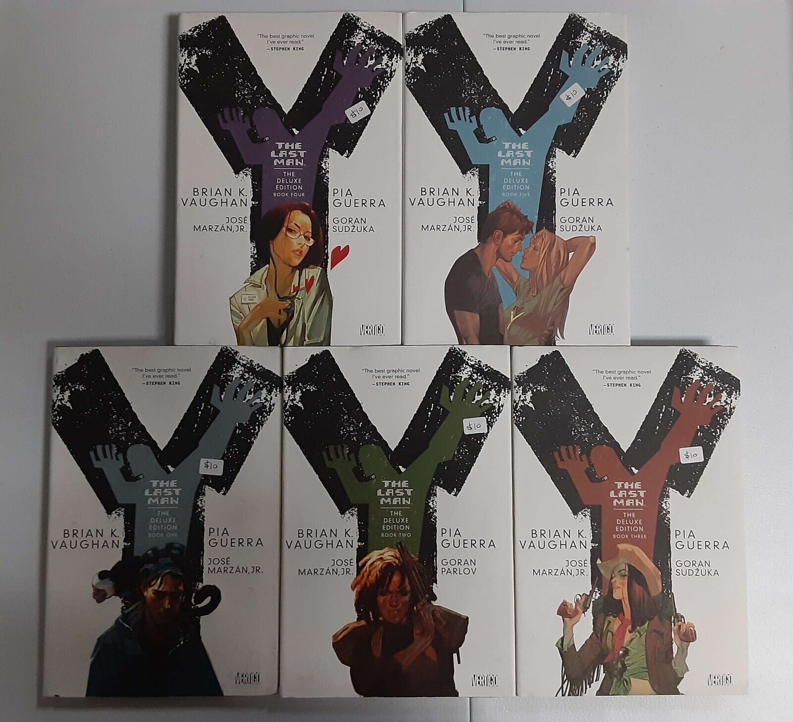 Y: The Last Man Deluxe Edition Hardcovers 1-5