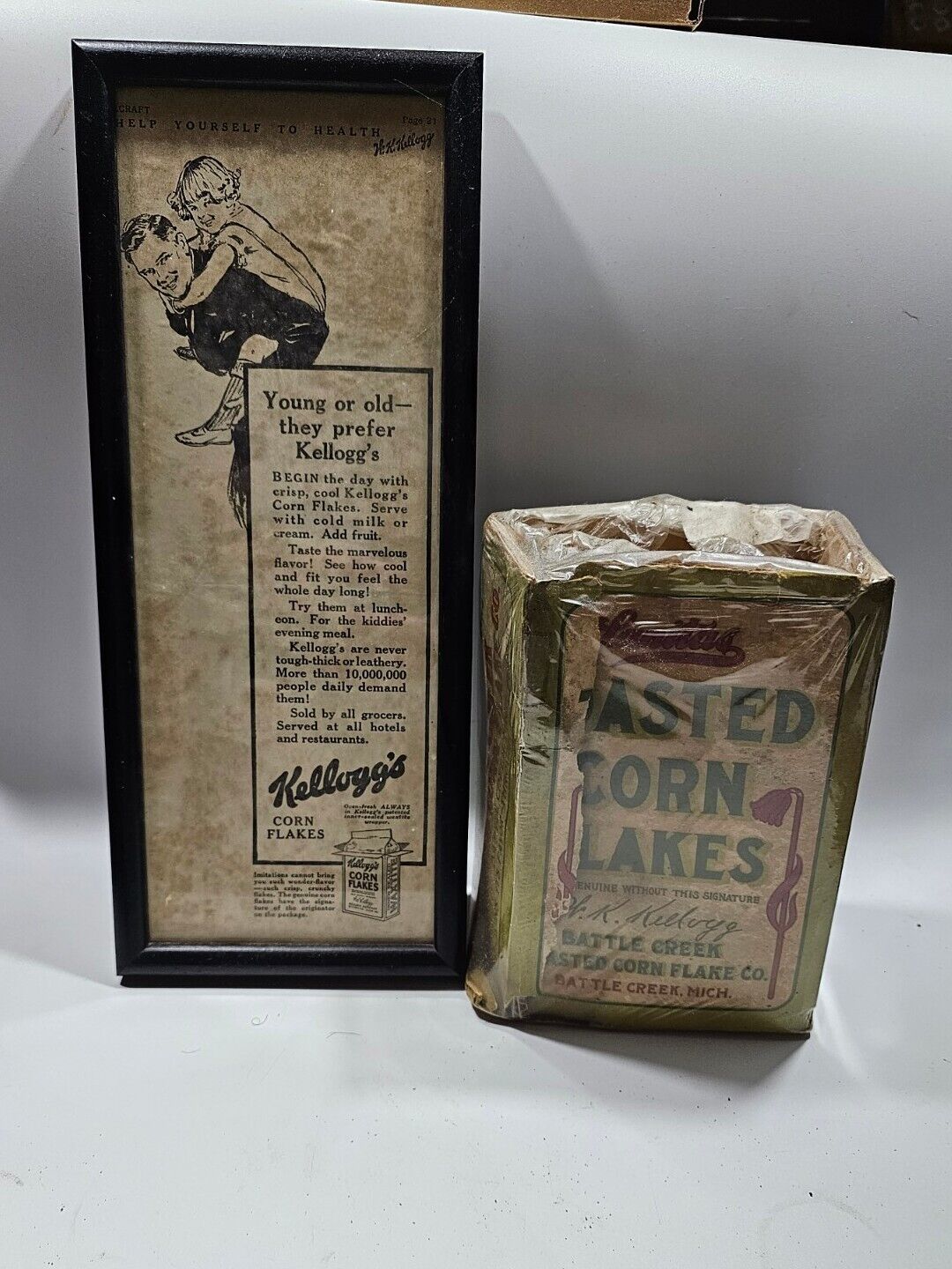 1927, Kellogg\'s CORN FLAKES Display Box  & AD - Very Rare 