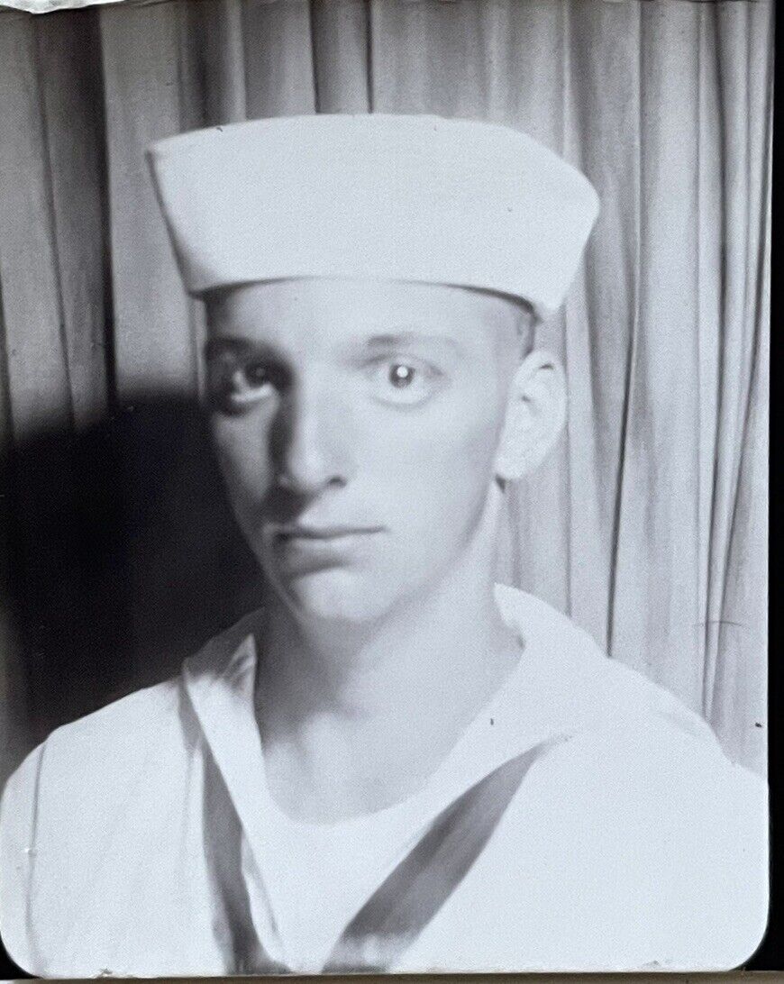 PHOTO BOOTH SOLDIER VTG 1940s Handsome Sailor MAN In Uniform
