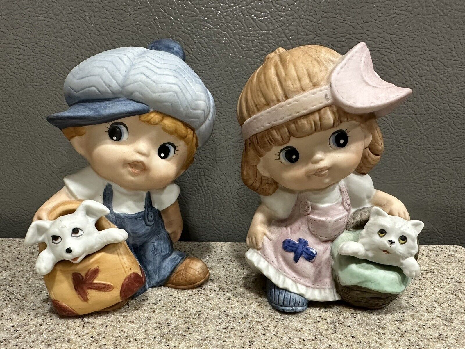 Vintage Homco #1439 Porcelain Girl w/Cat and Boy w/Dog Wearing Hats Adorable EUC