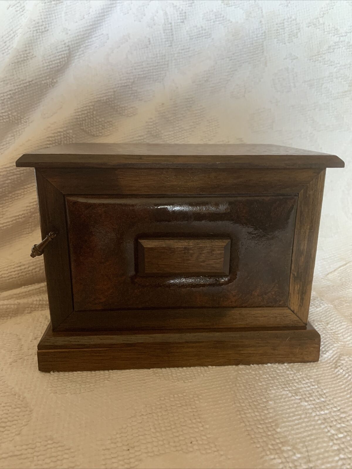 Vintage M.I.M Lador, Inc. Wooden Jewelry Box Music Box