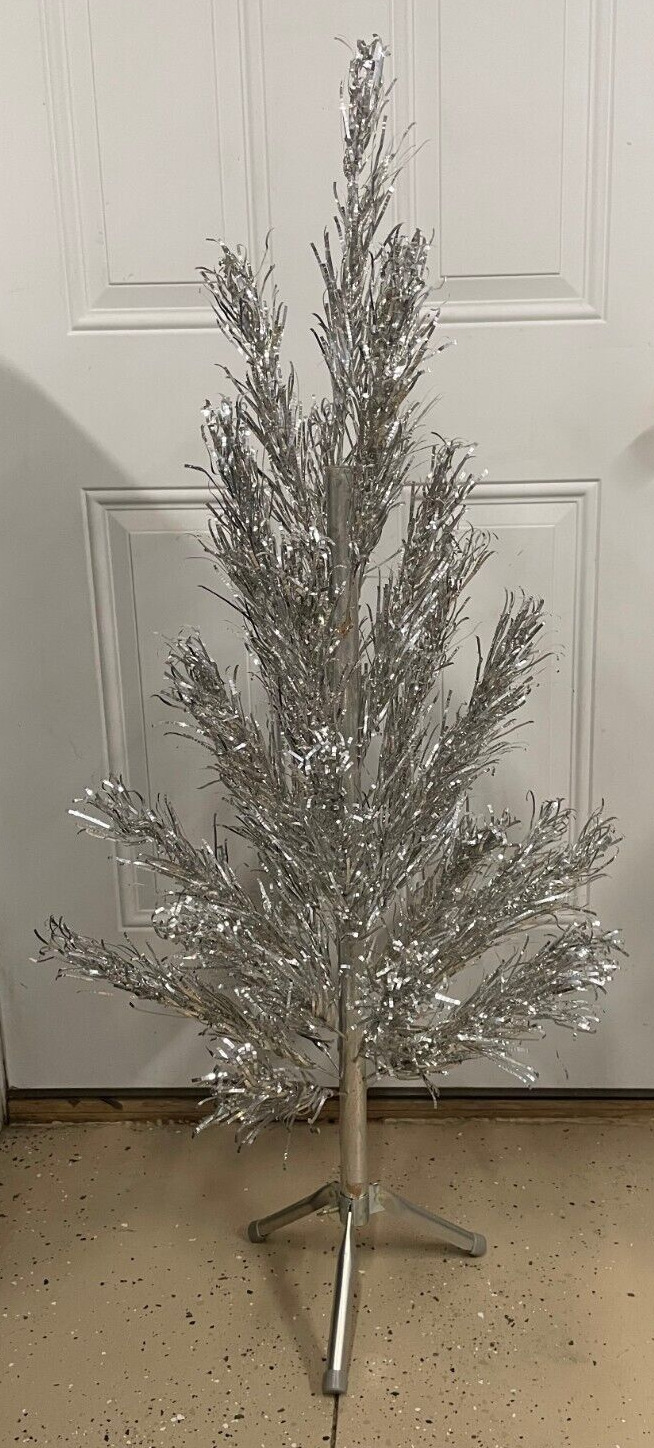 Vintage Aluminum Specialty 4 Ft Christmas Tree & Original Box Decor Rare