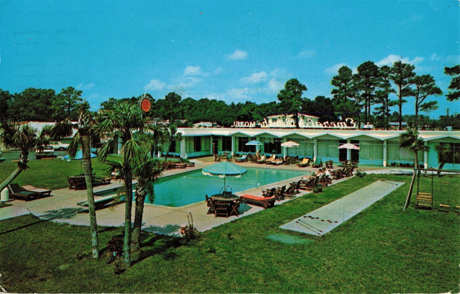 1965 Emerald Beach Motel Biloxi Mississippi Postcard 2R3-530