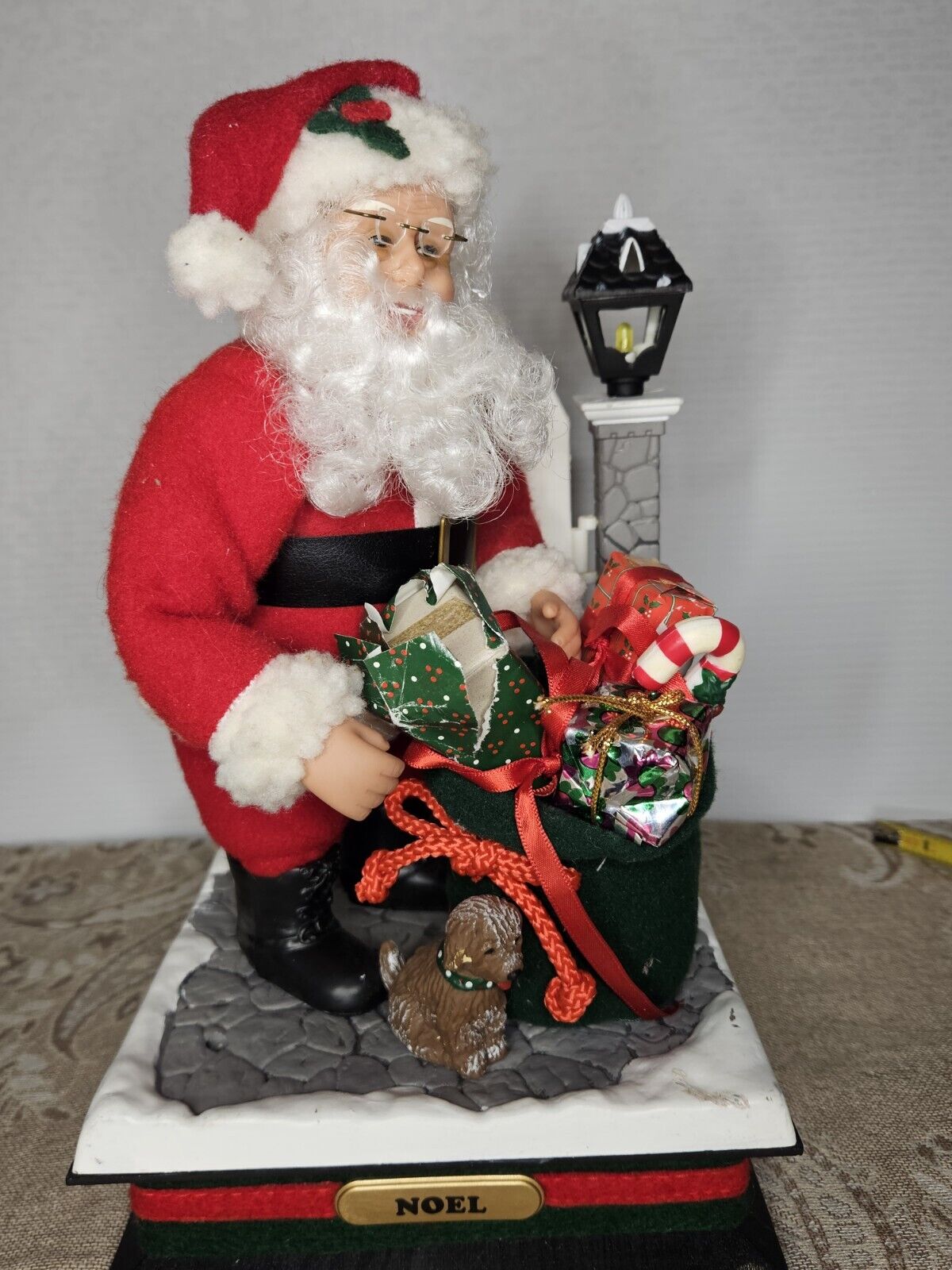 READ Vintage 1993 Holiday Creations Noel Santa Battery Operated Lighted