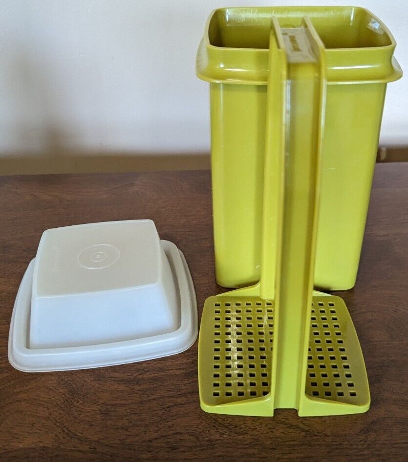 Vintage Tupperware Pickle Spears  Keeper Green nice condition