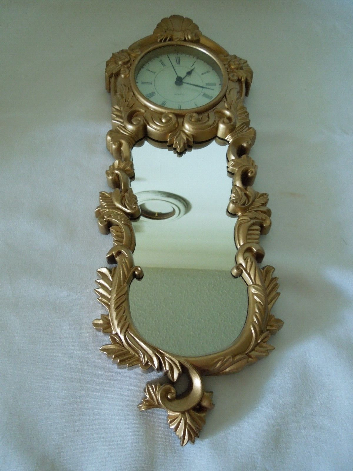 Wall Mirror with Quartz Clock Gold Colored Frame & Glass Lens 18\