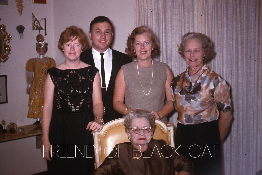 Vintage 35mm Slide Pretty Ladies Family Portrait