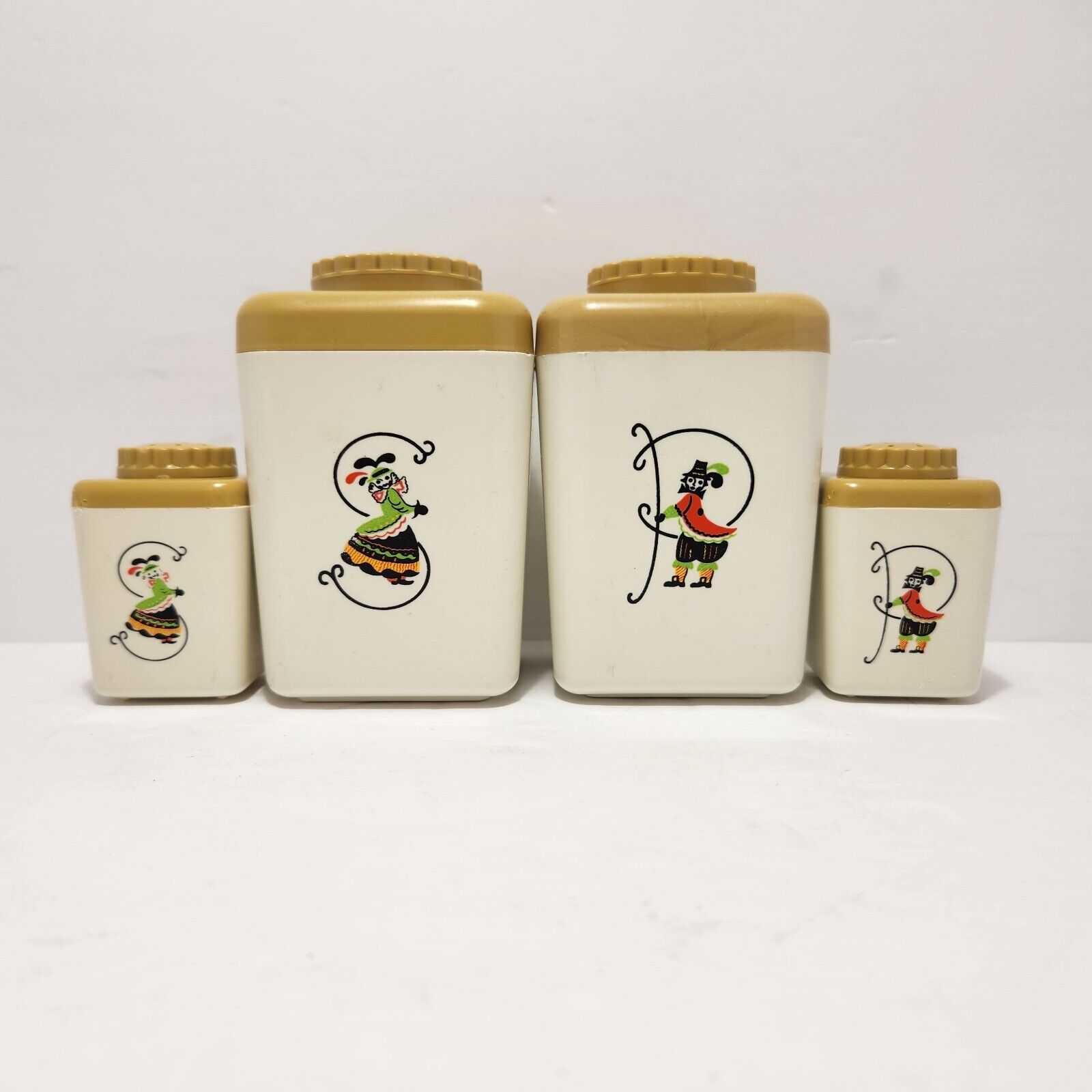 STERILITE PROVINCIAL WARE Salt Pepper Shaker Sets Plastic 1950s Vintage Kitsch