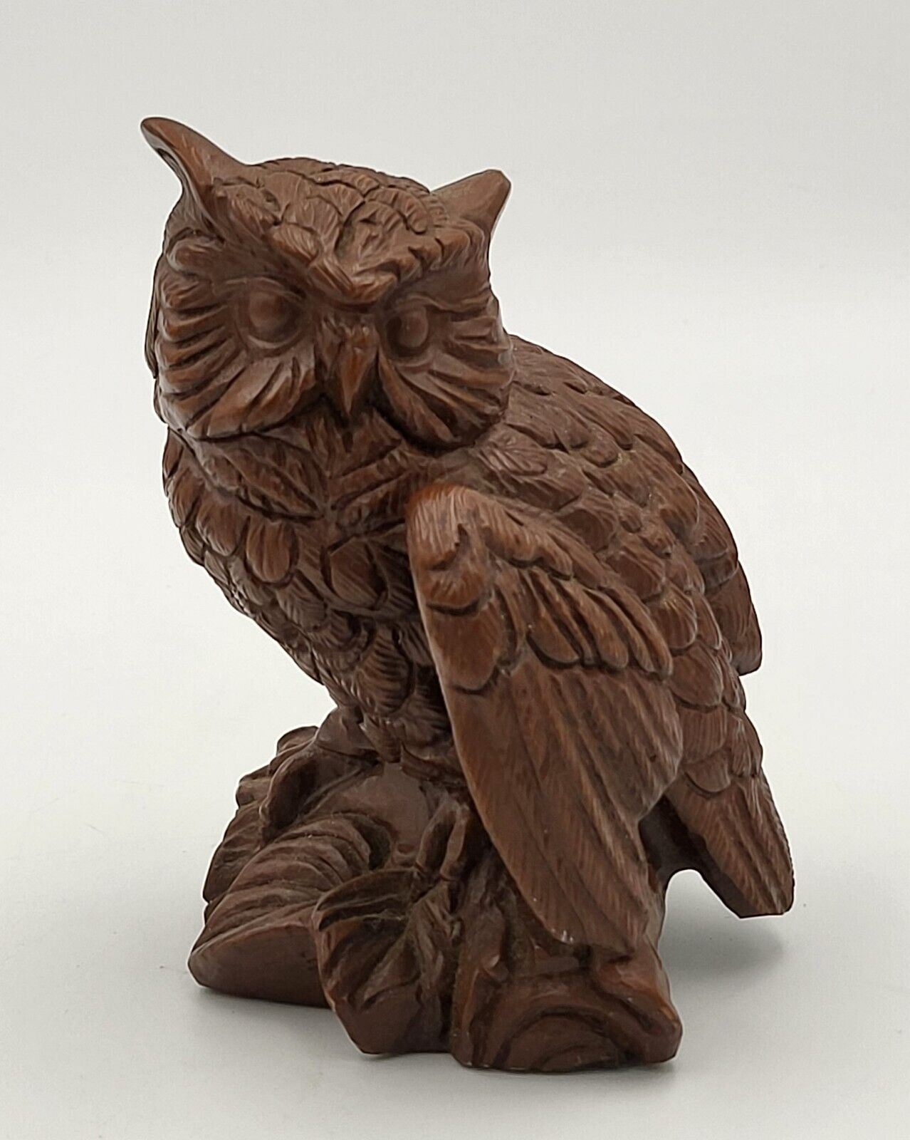 1989 Vintage Handcrafted Red Mill Mfg. Carved Wood Owl Pecan Shell Resin 4.5\