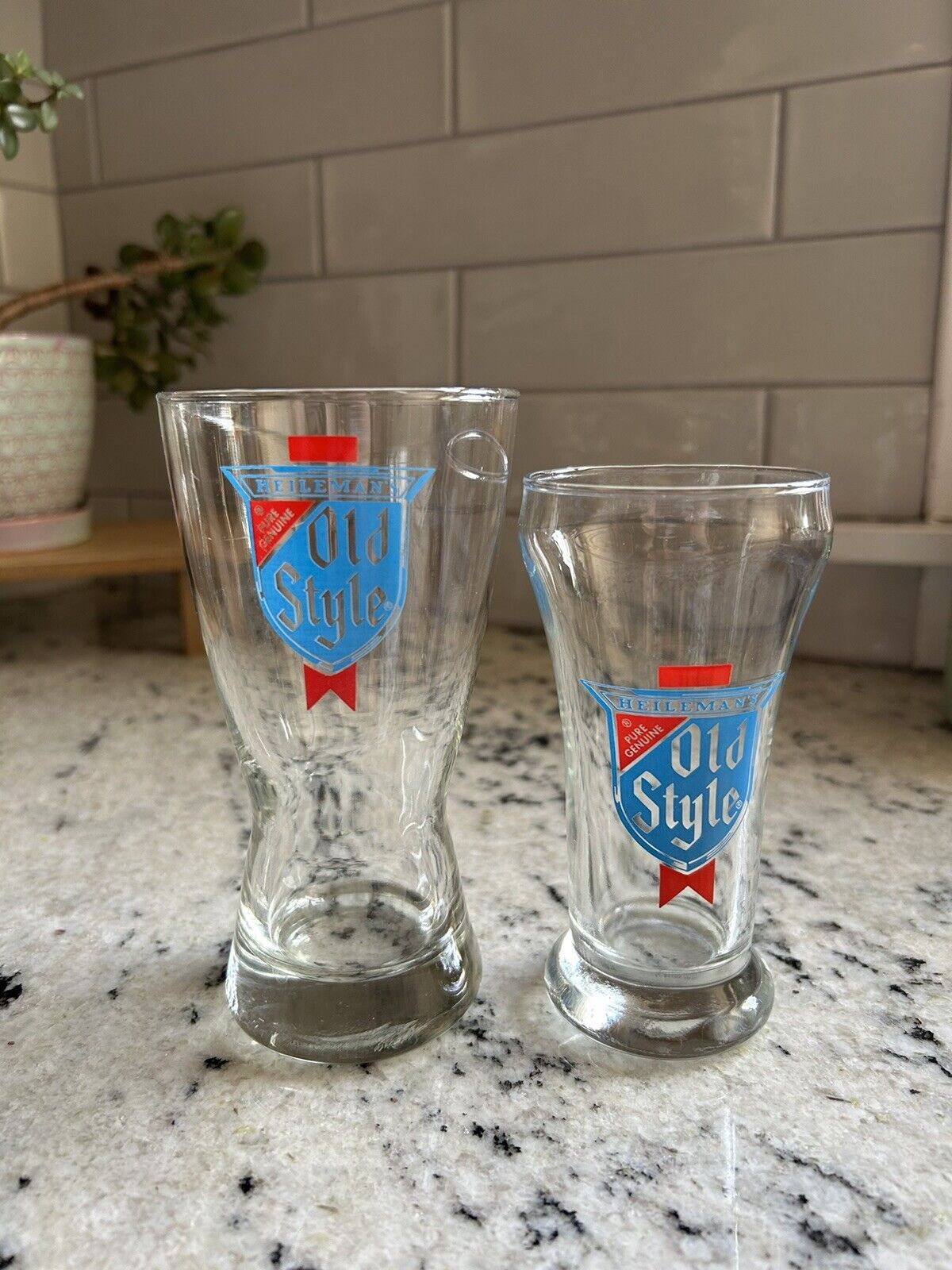 VINTAGE HEILEMAN\'S OLD STYLE BEER PILSNER STYLE GLASS 8 OUNCES & 6 OUNCES 2 Pair