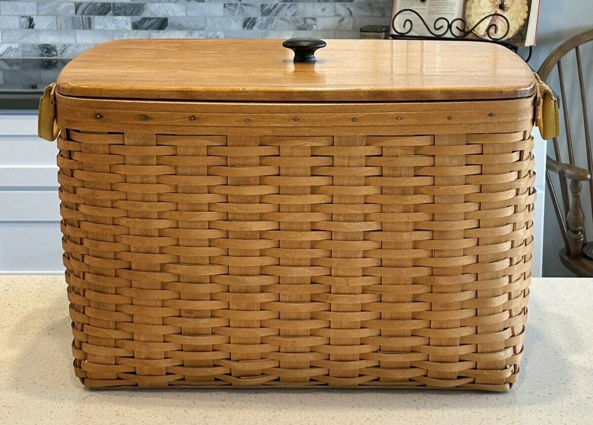 LONGABERGER 2000 HOSTESS FILE BASKET WITH PLASTIC INSERTS #12769 AND WOOD LID