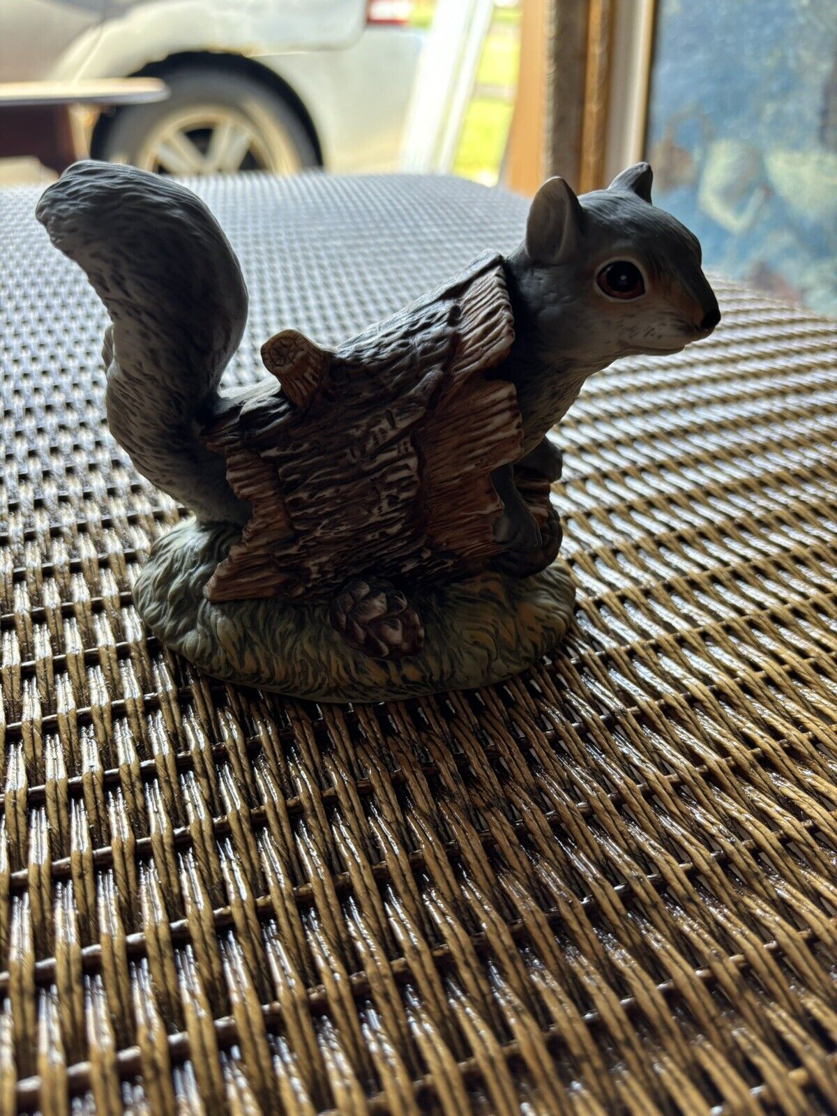 1986 HOMCO Masterpiece Porcelain Squirrel 