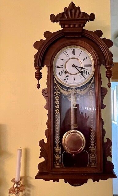 Beautiful Queen Clock, Works Great, Pendulum and Gong