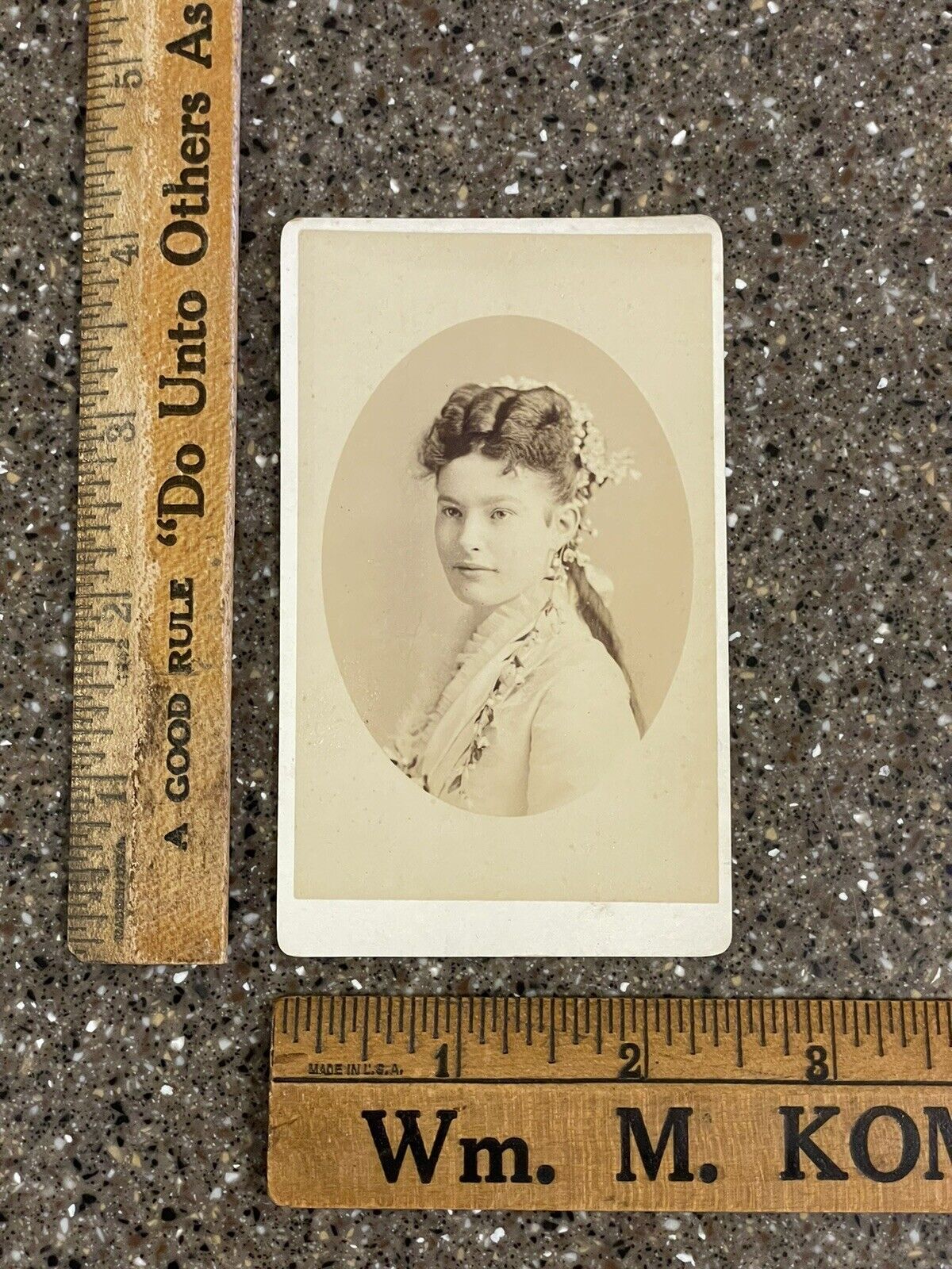 Antique CDV Photo Young Pretty Woman Dress Victorian Flowers Hair Portrait NYC
