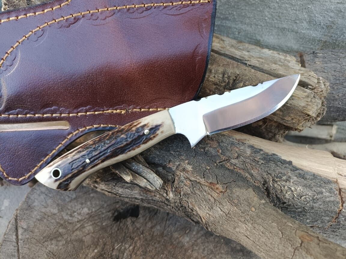CUSTOM MADE STAINLESS STEEL SKINNING KNIFE  WITH STAG HANDLE