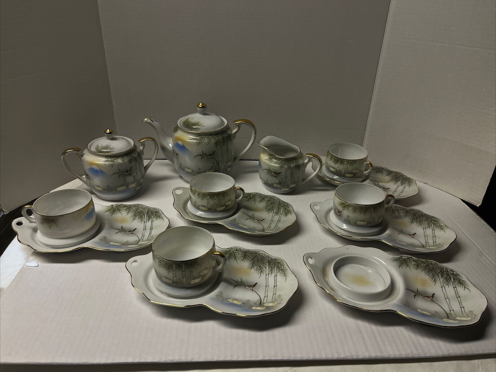 Japanese, Kutani Porcelain Tea-Lunch 16 Pieces Set Birds & Gold Trim