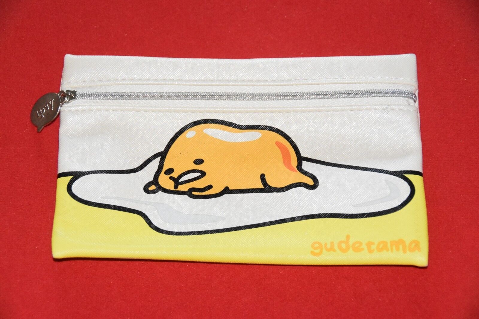 Brand New NWOT Ipsy Gudetama Pouch Cosmetic bag Lazy egg Japan Unused Meh Zipper
