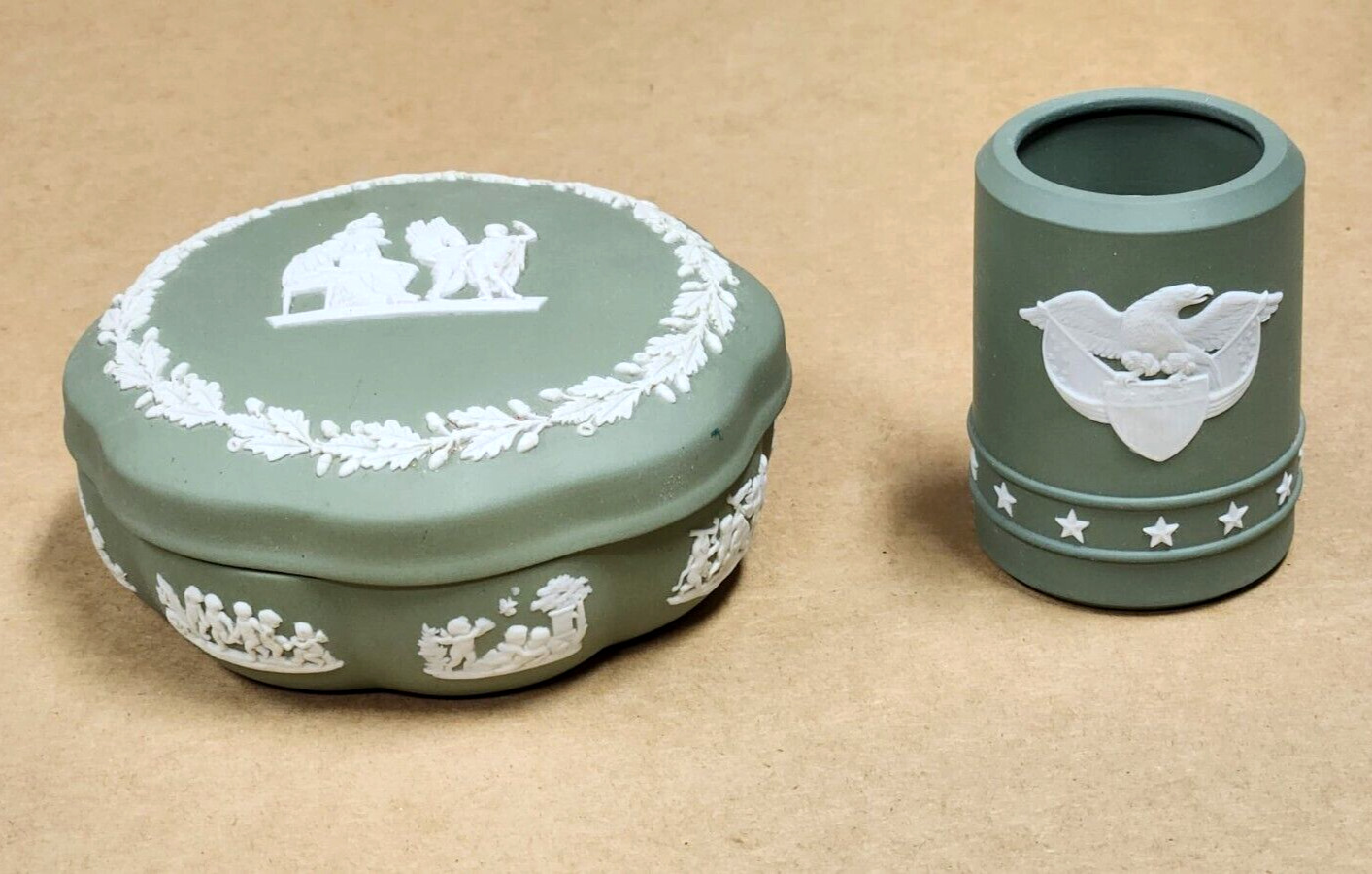 Vintage Wedgwood Green Jasperware Round Cherubs Trinket Box & America Eagle