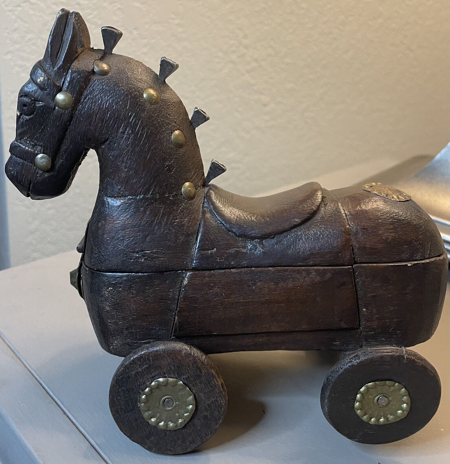 Antique TROJAN HORSE SCULPTURE ARTISAN Folk Art WOODEN BOX 6”X6” - Missing Wheel