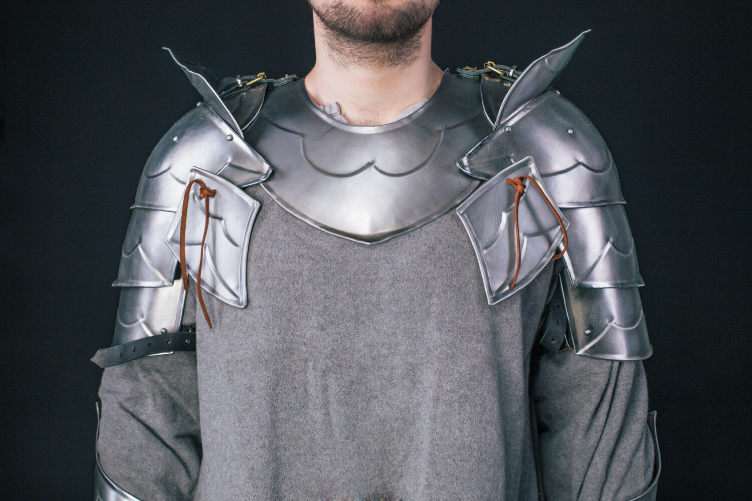 Medieval pauldrons and gorget shoulder clothing larp shoulder cosplay armor